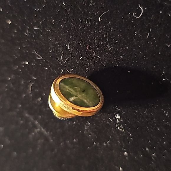 Vintage Natural Green Stone Tie Pin 🎠50 - Picture 1 of 4